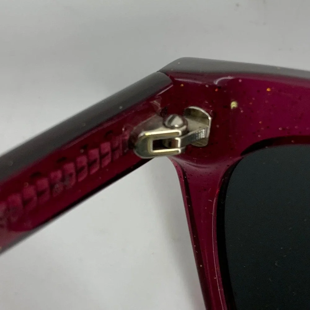 Diff Eyewear stylish women